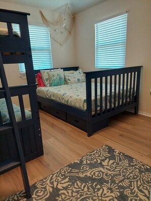 4 bedrooms, iron/ironing board, free WiFi, bed sheets