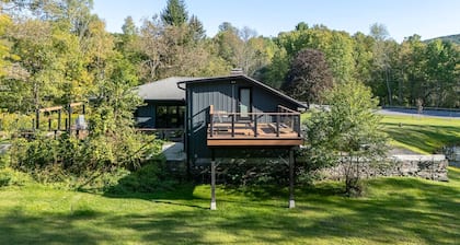 Cool & Comfy Escape | Family Fun Awaits | Close to the Action