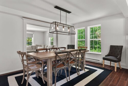 Renovated Country Farmhouse – Private, Pet-Friendly & Family Ready