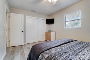2 habitaciones, tabla de planchar con plancha y wifi gratis 