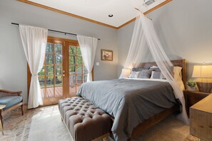 7 bedrooms, iron/ironing board, free WiFi, bed sheets