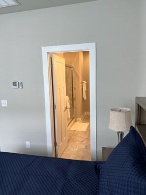 3 habitaciones, escritorio, wifi y ropa de cama 