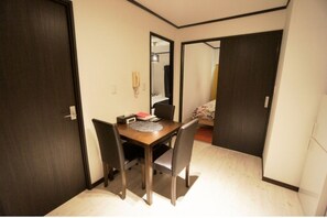 2 habitaciones, wifi gratis y ropa de cama 