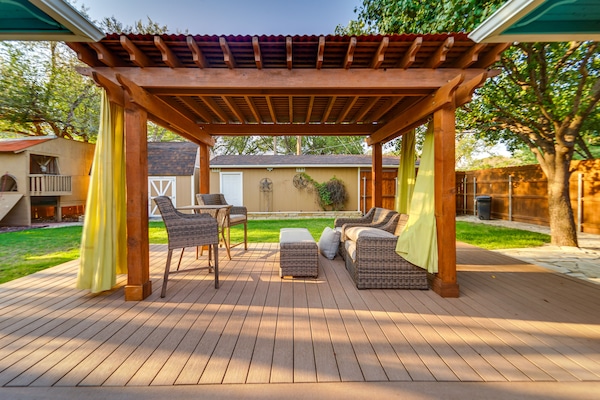 Lubbock Vacation Rental | 3BR | 2BA | 2 Steps Required for Access | 1,950 Sq Ft