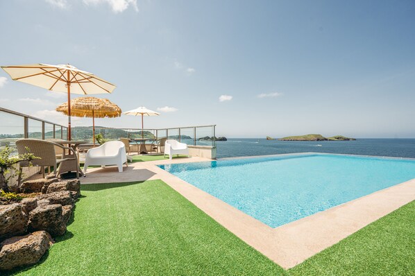 Seasonal outdoor pool
