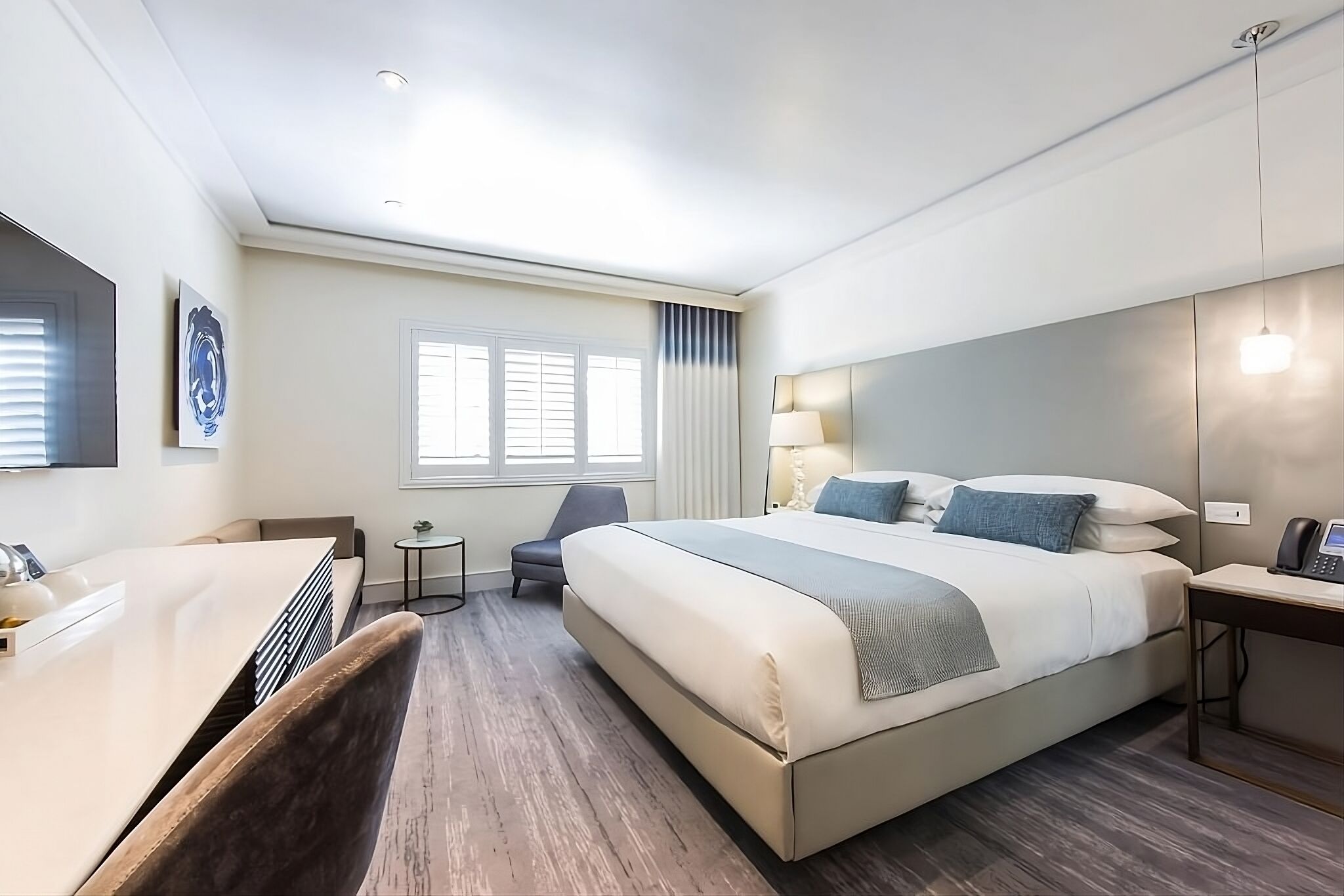 Short Drive to Universal Studios! Pet-Friendly Property w/ Outdoor Pool!