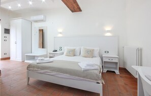 6 多间卧室、旅行婴儿床、免费 WiFi