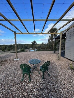 Outdoor dining - Tiny Home on a Hill overlooking  the sheep and the dam! (Argyle)
