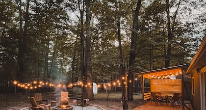 Cozy Blue Cabin at Higgins Lake