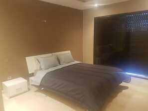 1 habitación y ropa de cama 
