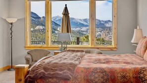 3 bedrooms, WiFi, bed sheets - Snowdrift Lodge Vacation Home at Windcliff (Estes Park)