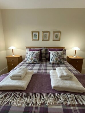 2 bedrooms, iron/ironing board, travel crib, free WiFi - Two Ways, Tansley, near Matlock (Derbyshire)