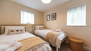 2 bedrooms, iron/ironing board, travel crib, free WiFi