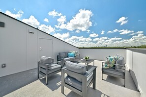 Terrace/patio - East Austin Condo with Rooftop Deck - Quinn (Austin)