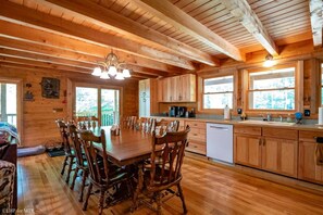 Dining - Countless Adventures - Dolly Sods Access & Hot Tub (Davis)
