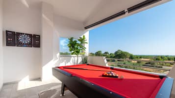 Villa | Garden view