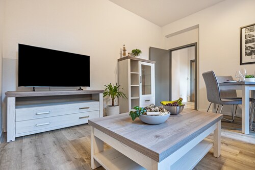 Holiday Apartment 'Renovated Dream Place in Linden' with Shared Terrace & Wi-Fi