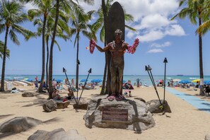 Una spiaggia nelle vicinanze