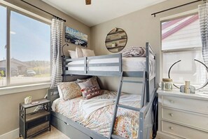 3 bedrooms, desk, iron/ironing board, WiFi