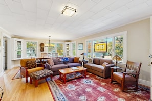 Televisi ón y chimenea 