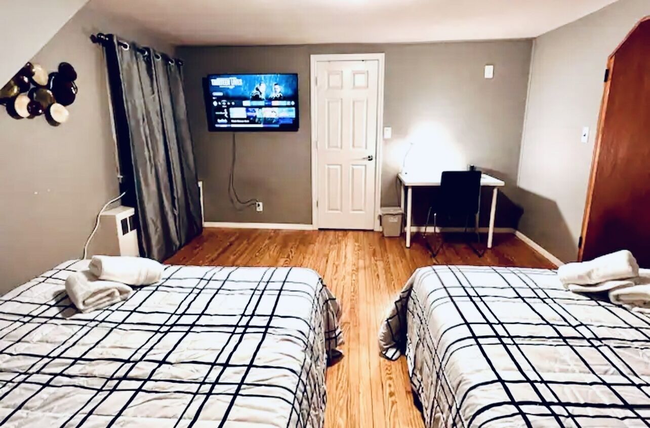 2 bedrooms, desk, iron/ironing board, free WiFi