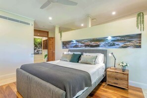 4 bedrooms, iron/ironing board, WiFi, bed sheets
