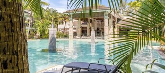 Sunny Swim-out Serenity with Direct Beach Access