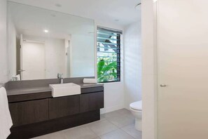 Shower, hair dryer, shampoo