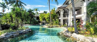 Swim-out Tropical Haven at Temple Resort