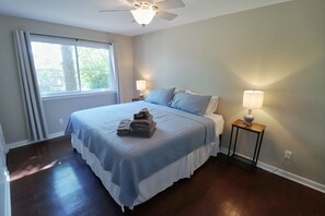 5 Schlafzimmer, Schreibtisch, Bügeleisen/Bügelbrett, kostenloses WLAN