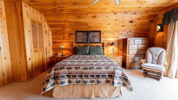 3 室のベッドルーム、WiFi (無料)、ベッドシーツ