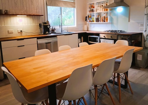 Holiday home nestled between the beach and the lake