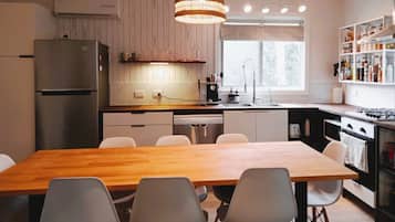 KylskÄp, mikrovÄgsugn, ugn och spishÀll