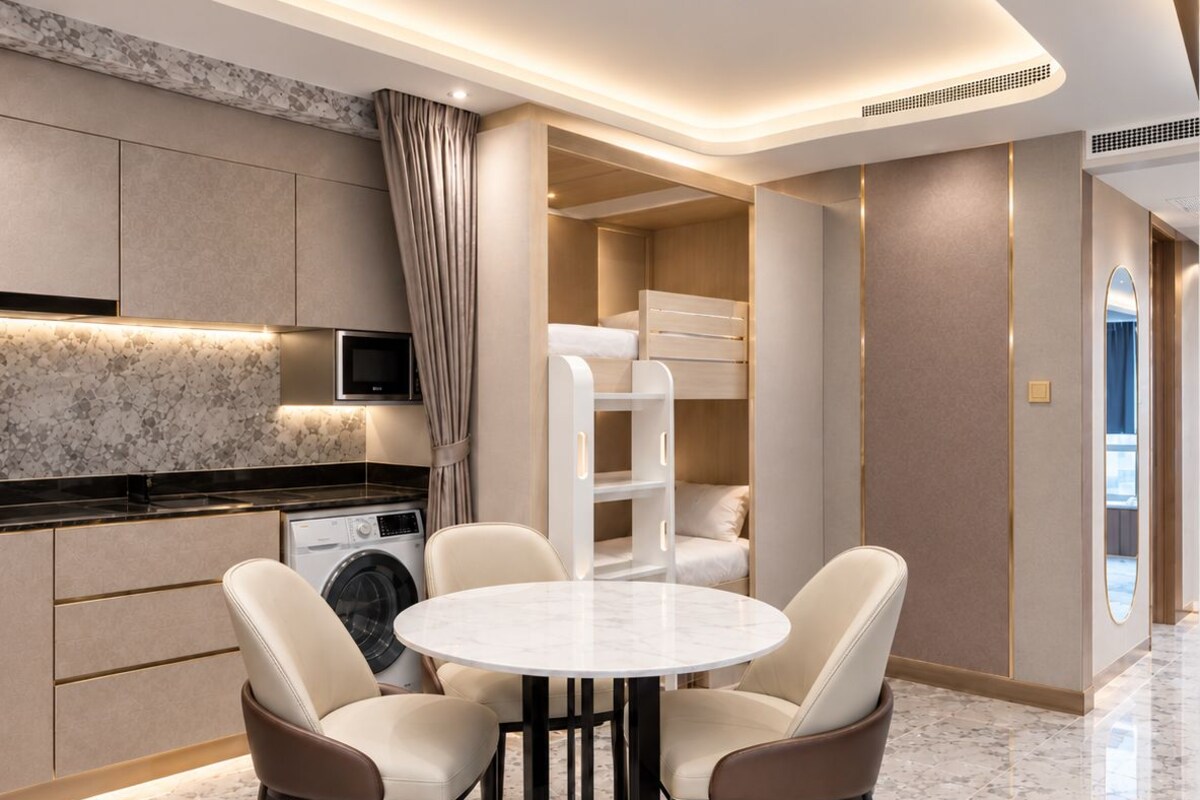 Junior Family Suite | Sengetøy av topp kvalitet, minibar, safe på rommet og blendingsgardiner