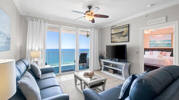 2 bedrooms, travel cot, WiFi, bed sheets