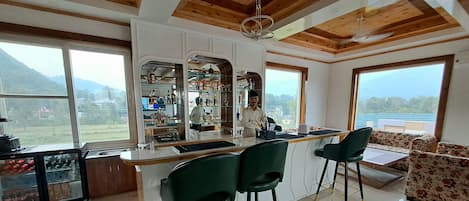 Bar (på overnatningsstedet)
