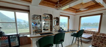 Bar (en la propiedad)