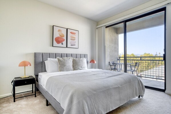 1 slaapkamer, een strijkplank/strijkijzer, wifi, beddengoed