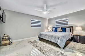3 bedrooms, desk, iron/ironing board, travel cot
