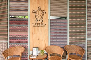 Reception - The Dearly Koh Tao Hostel (Koh Tao)
