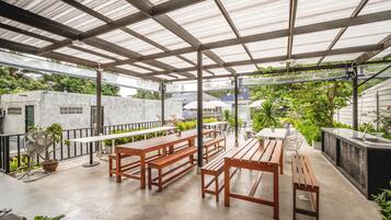 Free daily buffet breakfast