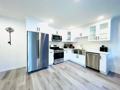 45% OFF Upland 2 Master Bedrooms W/ Yard - Close To Airport & Colleges