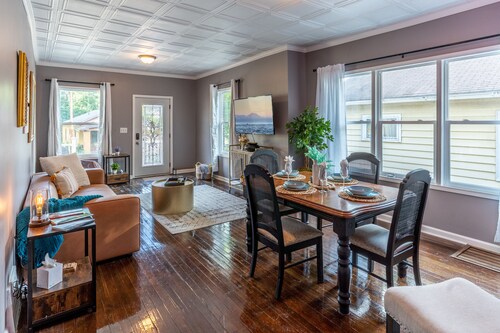 Spacious 4BR Family Haven w/ Backyard-Patio-Pets OK