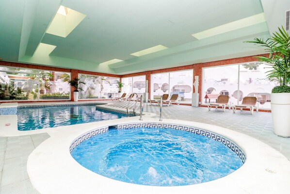 Piscina climatitzada i gandules