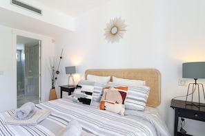 3 bedrooms, iron/ironing board, free WiFi, bed sheets - Los Naranjos Marbella townhouse (Marbella)