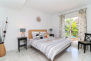 3 chambres, fer et planche à repasser, Wi-Fi gratuit, draps fournis