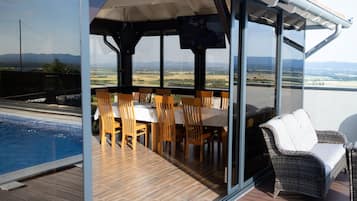 Villa (Four Bedroom Villa with Swimming Pool) | Servicio de la propiedad