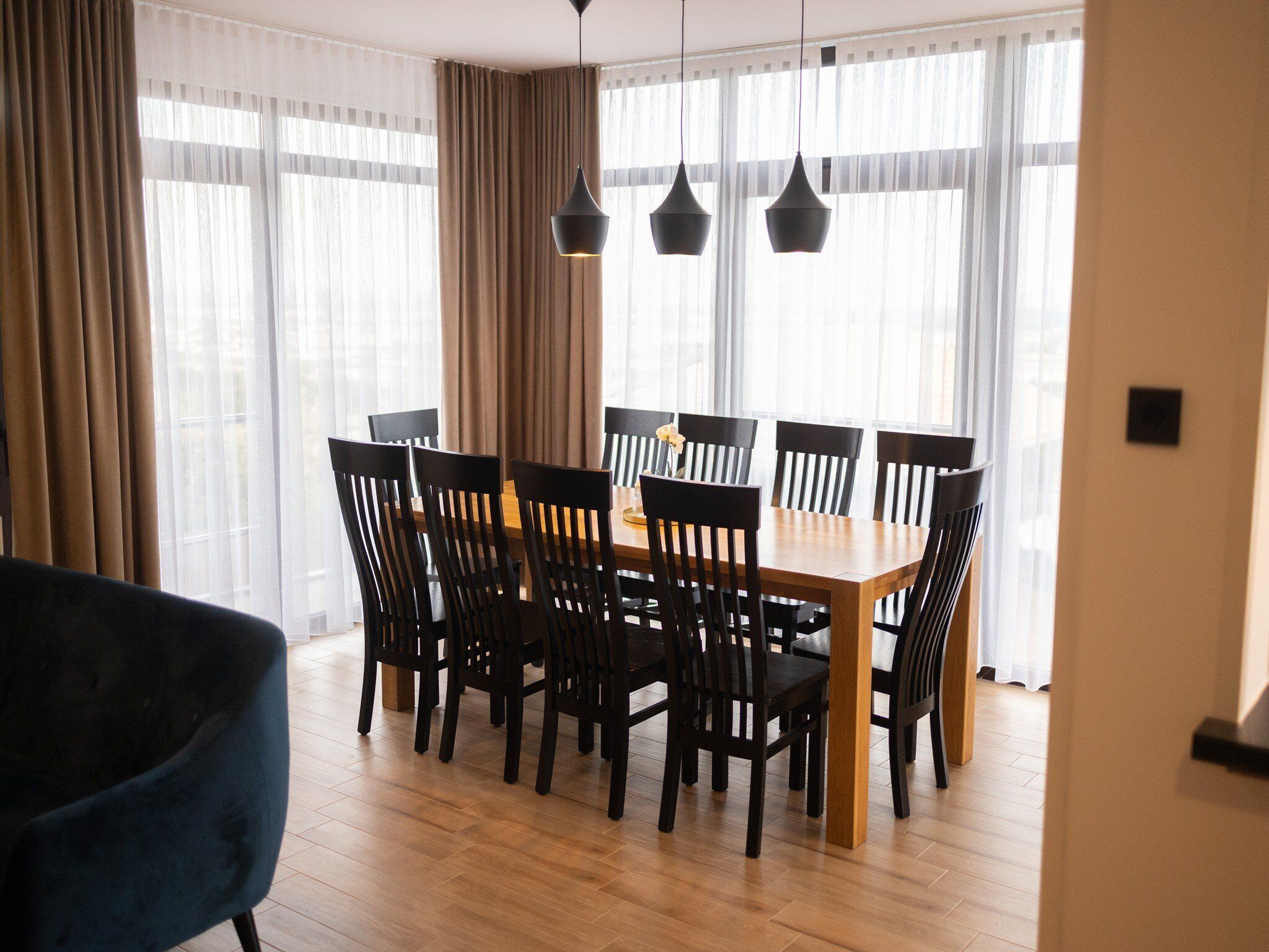 Villa (Four Bedroom Villa with Swimming Pool) | Ruang makan