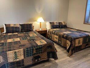 5 bedrooms, WiFi, bed sheets, wheelchair access - Newly Built Lodge Nestled in a Gorgeous Setting (Washington)
