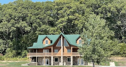 Newly Built Lodge Nestled in a Gorgeous Setting